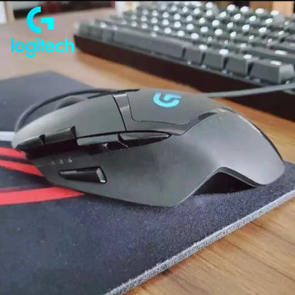 Logitech G402 Gaming Mouse with Adaptive Technology Ergonomic Contoured Shape for Casual And Professional Esports