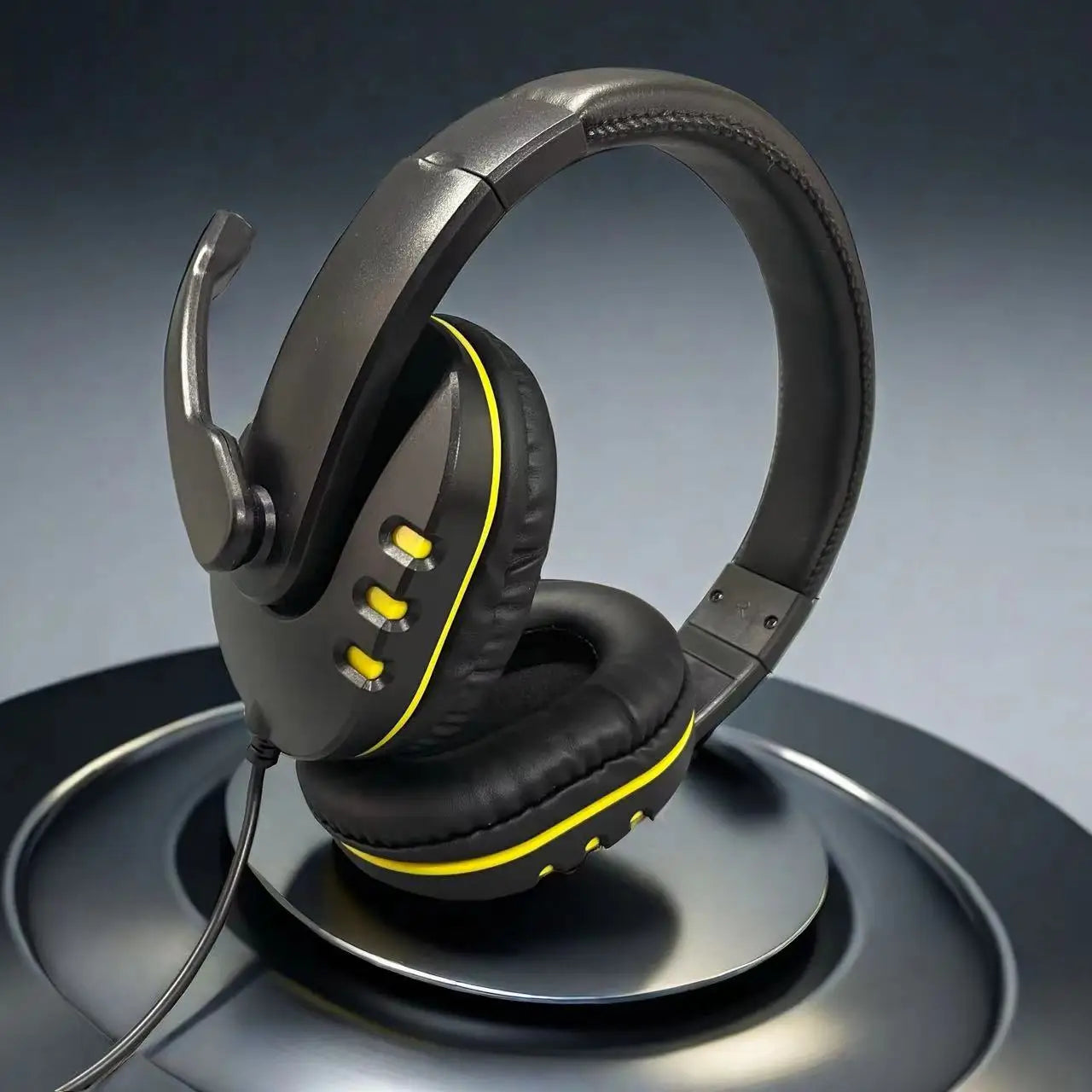 Wired over-ear gaming headphones unisex for laptops desktops gaming devices ideal for online classes meetings gaming with HD sou