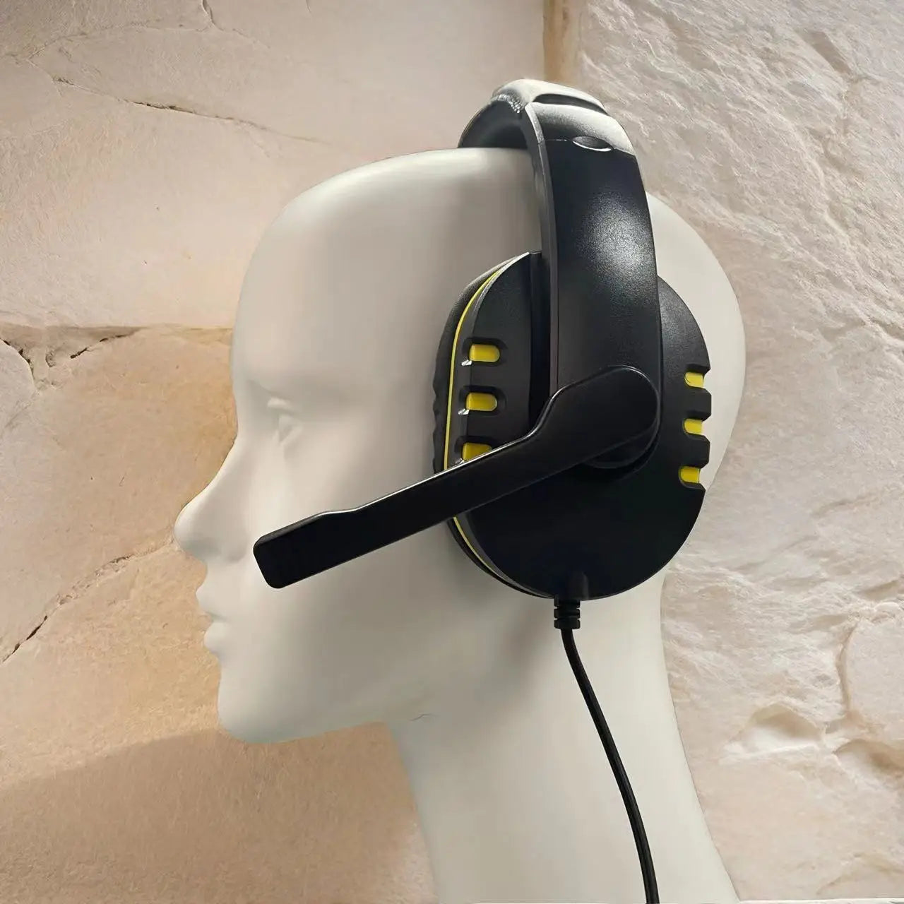 Wired over-ear gaming headphones unisex for laptops desktops gaming devices ideal for online classes meetings gaming with HD sou